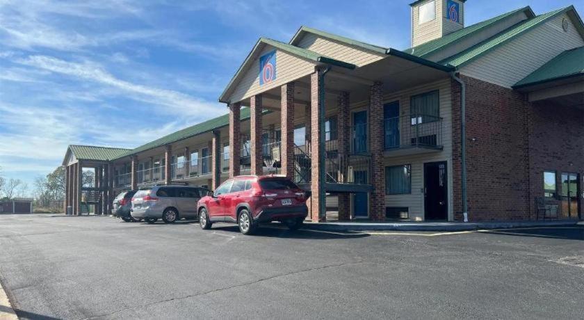 Ozark Hotel Exterior photo